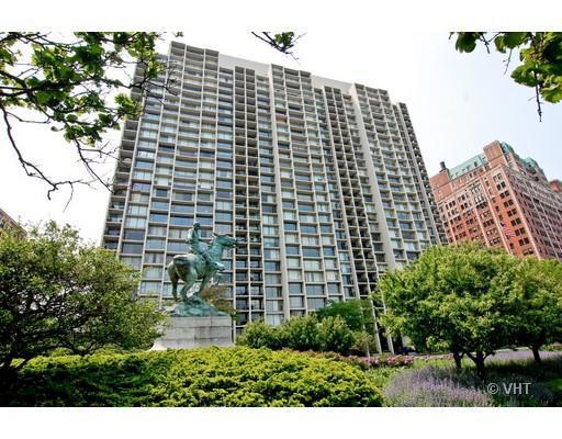 3200 N Lake Shore Dr. #2306, Chicago, IL 60657
