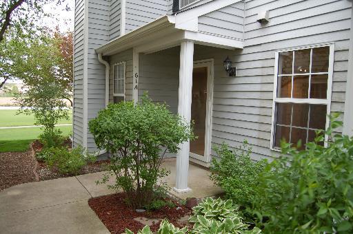61 Coolidge Ct. #A, Streamwood, IL 60107