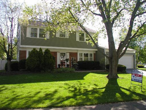 1930 Ridgefield Ln., Naperville, IL 60565