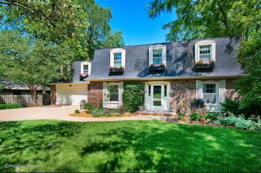 647 Carolyn Dr., Glen Ellyn, IL 60137