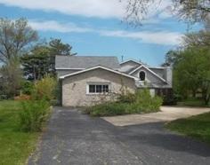 2289 Eastview Dr., Des Plaines, IL 60016