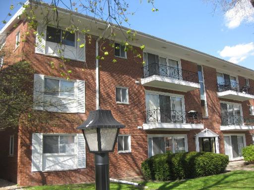 10117 Old Orchard Ct. #202, Skokie, IL 60076