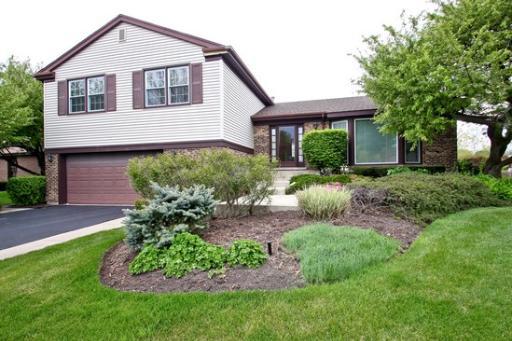 3816 Brett Ln., Glenview, IL 60026