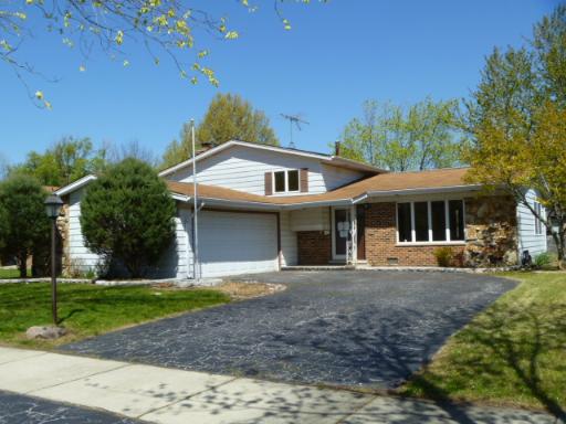 5164 Arquilla Dr., Richton Park, IL 60471