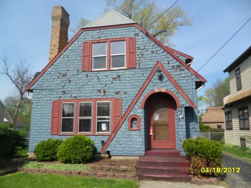 809 Hinman St., Aurora, IL 60505