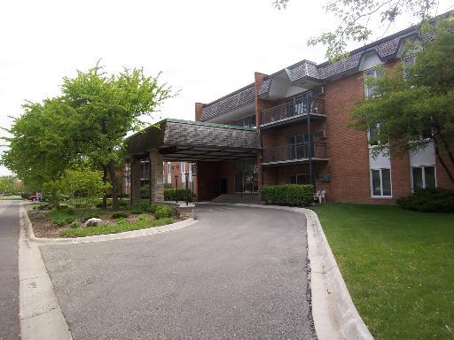 4220 Saratoga St. #315, Downers Grove, IL 60515