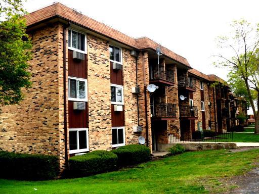 1045 Higgins Quarters Dr. #4-101, Hoffman Estates, IL 60169