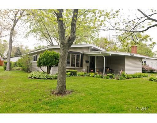 3902 Bluebird Ln., Rolling Meadows, IL 60008