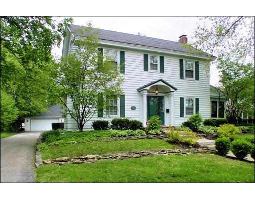 911 Hardin Ave., Aurora, IL 60506