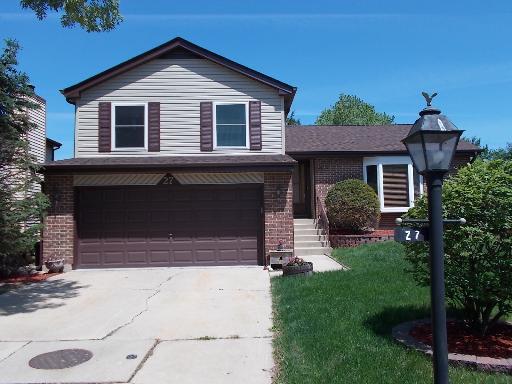 27 Middlebury Ct., Streamwood, IL 60107