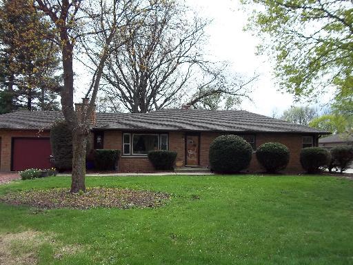 136 Maple Ln., New Lenox, IL 60451