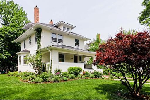 218 N Kensington Ave., La Grange, IL 60525