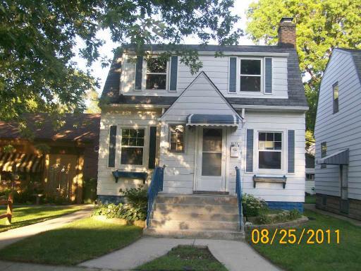 9611 S Albany Ave., Evergreen Park, IL 60805
