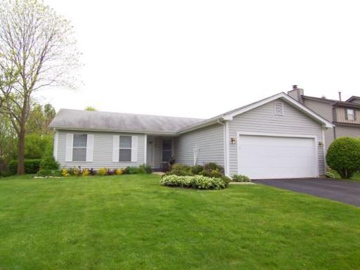 745 Applewood Ln., Algonquin, IL 60102
