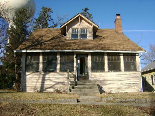 1004 N 3rd St., Ashton, IL 61006