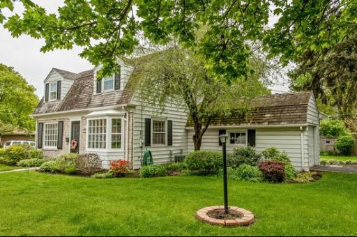 2307 Crabtree Ln., Northbrook, IL 60062