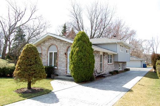 10032 S 87th Ave., Palos Hills, IL 60465