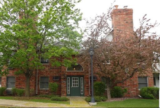 4401 W Shamrock Ln. #2B, Mchenry, IL 60050