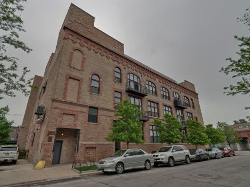 1050 W Hubbard St. #2E, Chicago, IL 60642