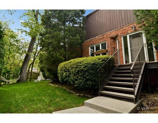 806 Chestnut Ave., Wilmette, IL 60091