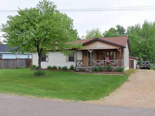 304 E 8th St., Pecatonica, IL 61063