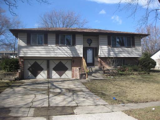 516 Plymouth Ln., Schaumburg, IL 60193