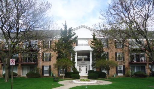 5300 Carriageway Dr. #207, Rolling Meadows, IL 60008
