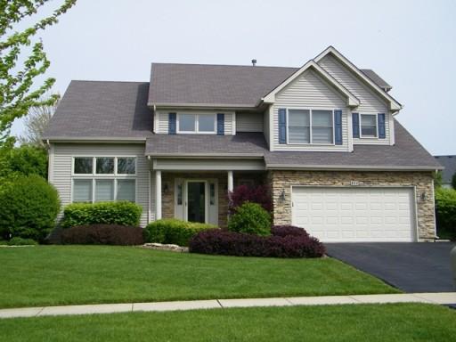805 Meadow Ln., North Aurora, IL 60542