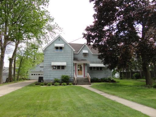 122 E Lincoln St., Sycamore, IL 60178