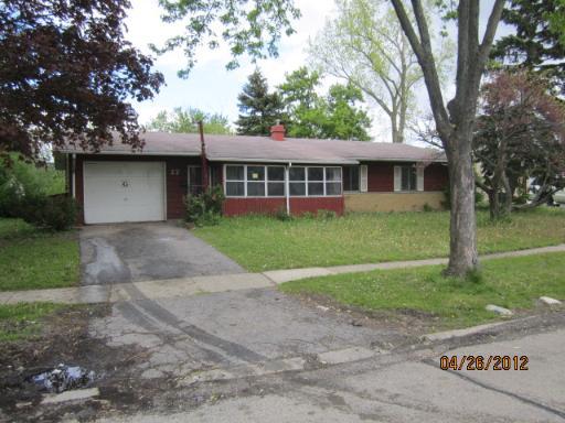 22 Edgewood Dr., Streamwood, IL 60107