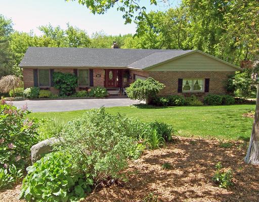 1045 Zange Dr., Algonquin, IL 60102