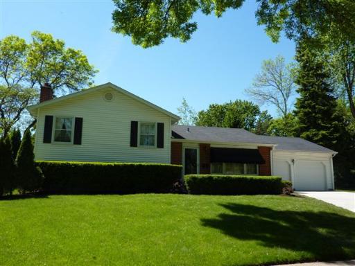 1800 N Kennicott Ave., Arlington Heights, IL 60004