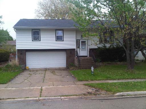 213 S Park Blvd., Streamwood, IL 60107