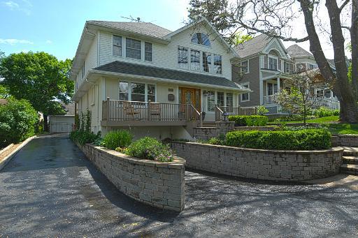 789 Hill Ave., Glen Ellyn, IL 60137