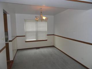 1208 Burnham Ct., Mundelein, IL 60060