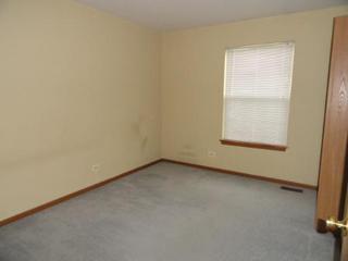 1208 Burnham Ct., Mundelein, IL 60060