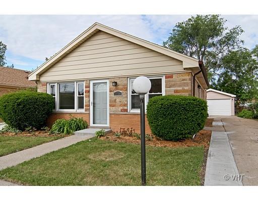 1014 Cernan Dr., Bellwood, IL 60104