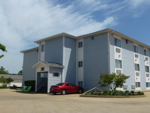 3130 W Monroe St. #308, Waukegan, IL 60085