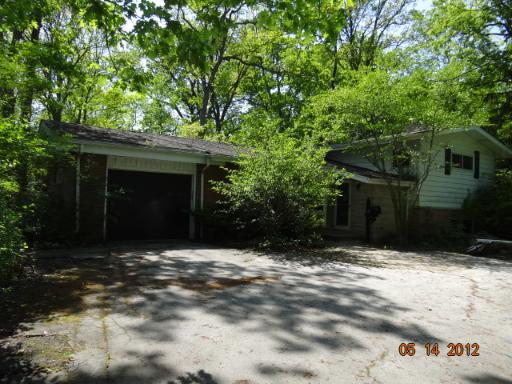 1048 Ridgewood Dr., Highland Park, IL 60035