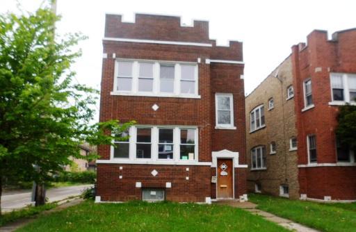 44 S 20th Ave., Maywood, IL 60153