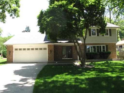 26W541 Prairie Ave., Winfield, IL 60190