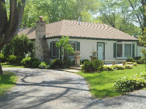 28565 W Lindbergh Dr., Barrington, IL 60010