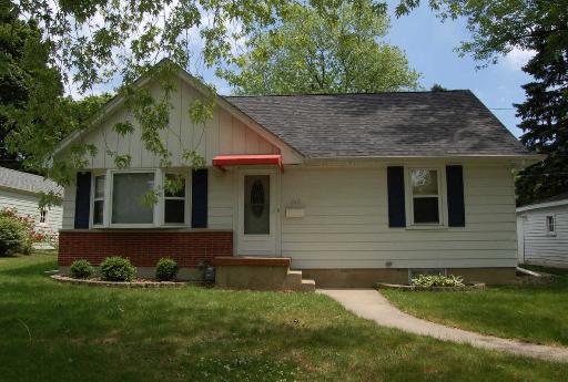 245 N Aldine Ave., Elgin, IL 60123