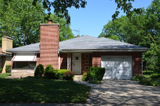 339 Cambridge Ave., Des Plaines, IL 60016