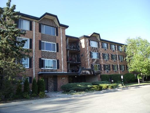 1117 S Old Wilke Rd. #302, Arlington Heights, IL 60005