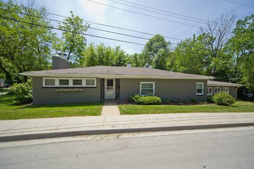 731 Meredith Rd., Glen Ellyn, IL 60137