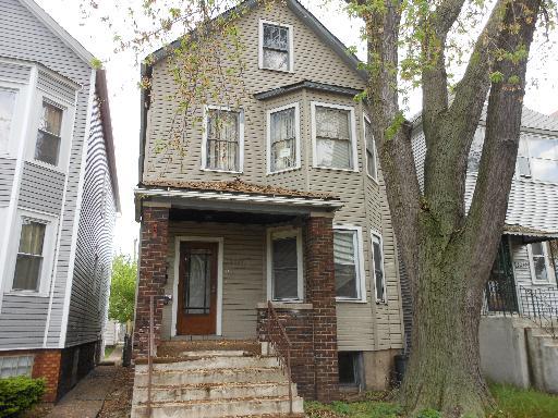 8245 S Escanaba Ave., Chicago, IL 60617