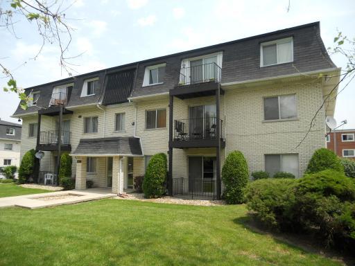9641 Karlov Ave. #301, Oak Lawn, IL 60453