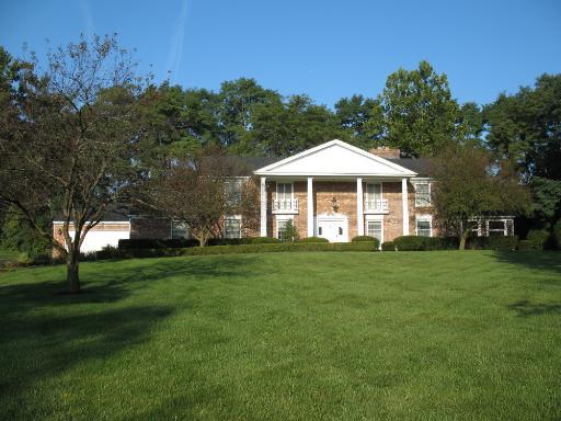 1044 Thyra Ln., Inverness, IL 60067