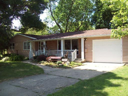 308 Main St., Walnut, IL 61376